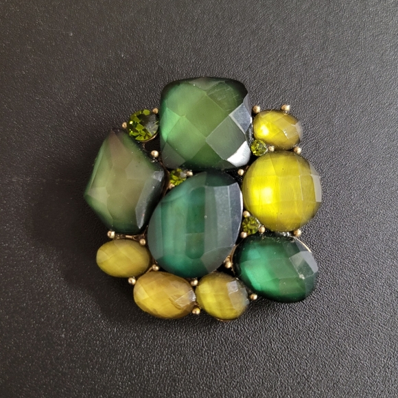 LC Lauren Conrad Jewelry - Lauren Conrad brooch, green tone gem/gold tone metal